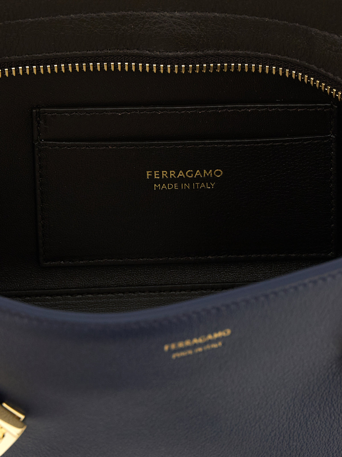 Ferragamo Schultertasche aus Leder in Blau