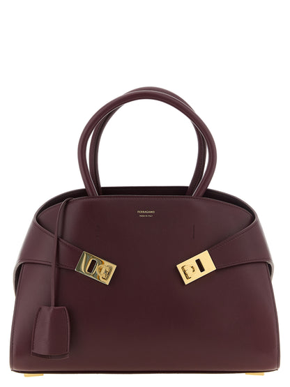 Ferragamo Handtasche aus Leder in Rot