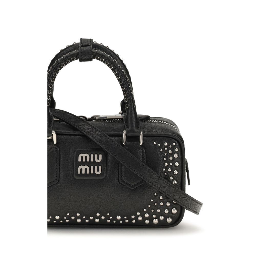Miu Miu Schultertasche aus Leder in Schwarz