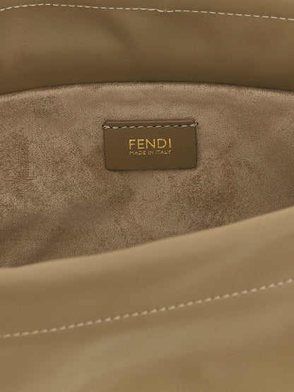 Fendi Handtasche aus Leder in Beige