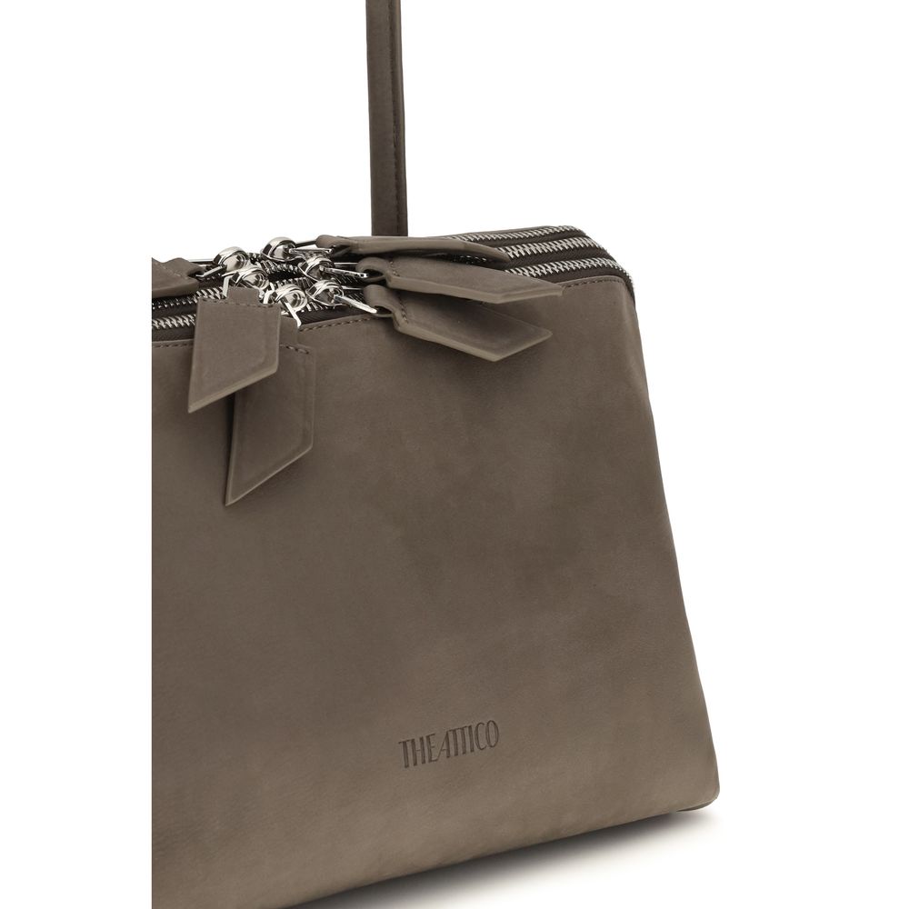 The Attico Schultertasche aus Lackleder in Grau