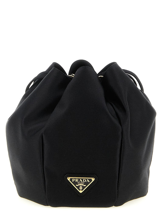 Prada Schultertasche aus Seide in Schwarz