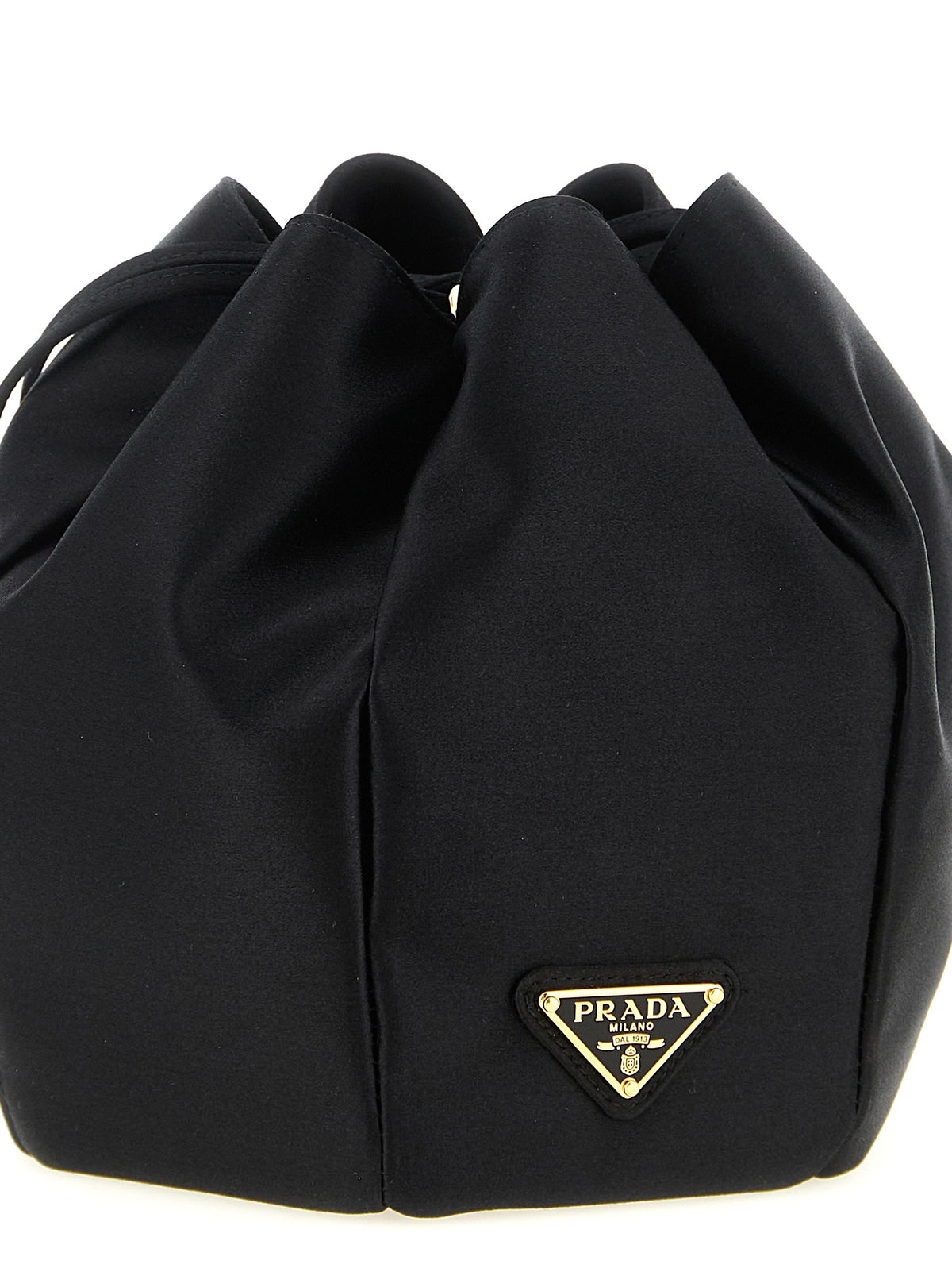 Prada Schultertasche aus Seide in Schwarz