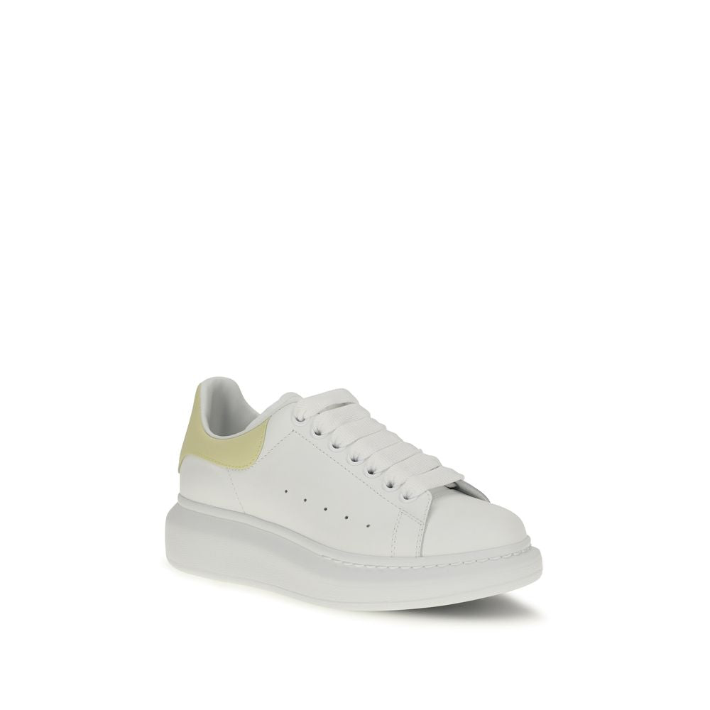 Alexander McQueen Sneaker aus Leder in Weiß