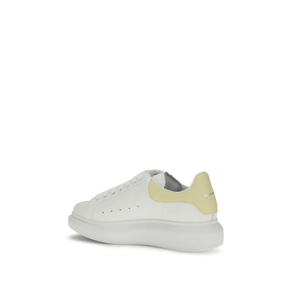 Alexander McQueen Sneaker aus Leder in Weiß