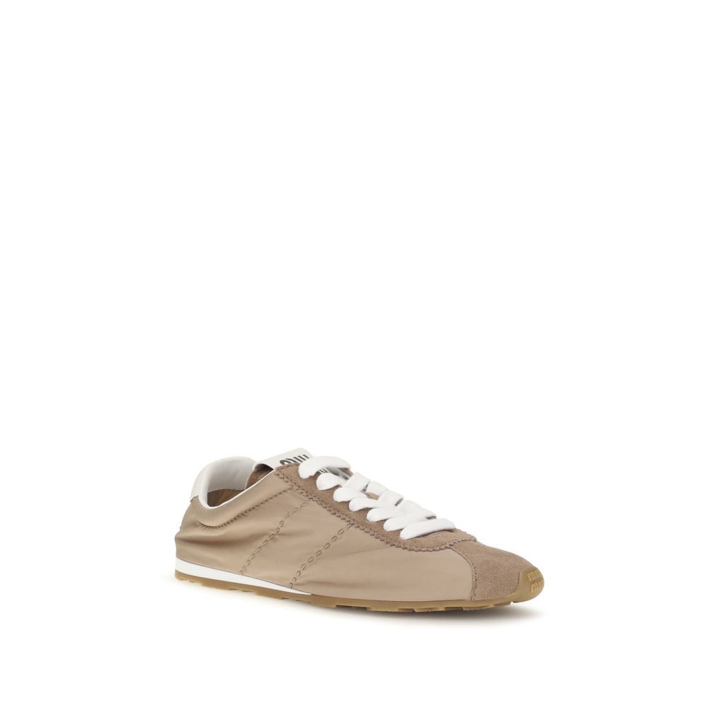 Miu Miu Sneaker aus Wildleder in Beige