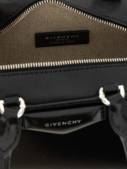 Givenchy Handtasche aus Leder in Schwarz