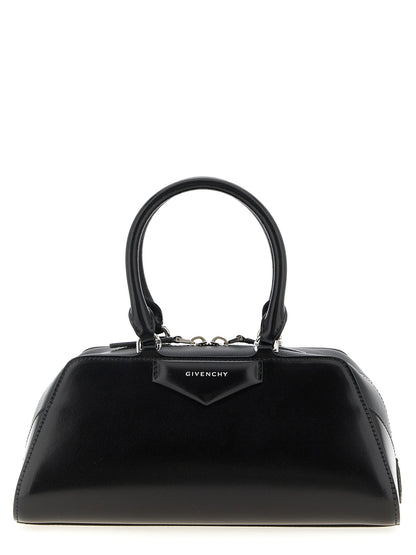 Givenchy Handtasche aus Leder in Schwarz