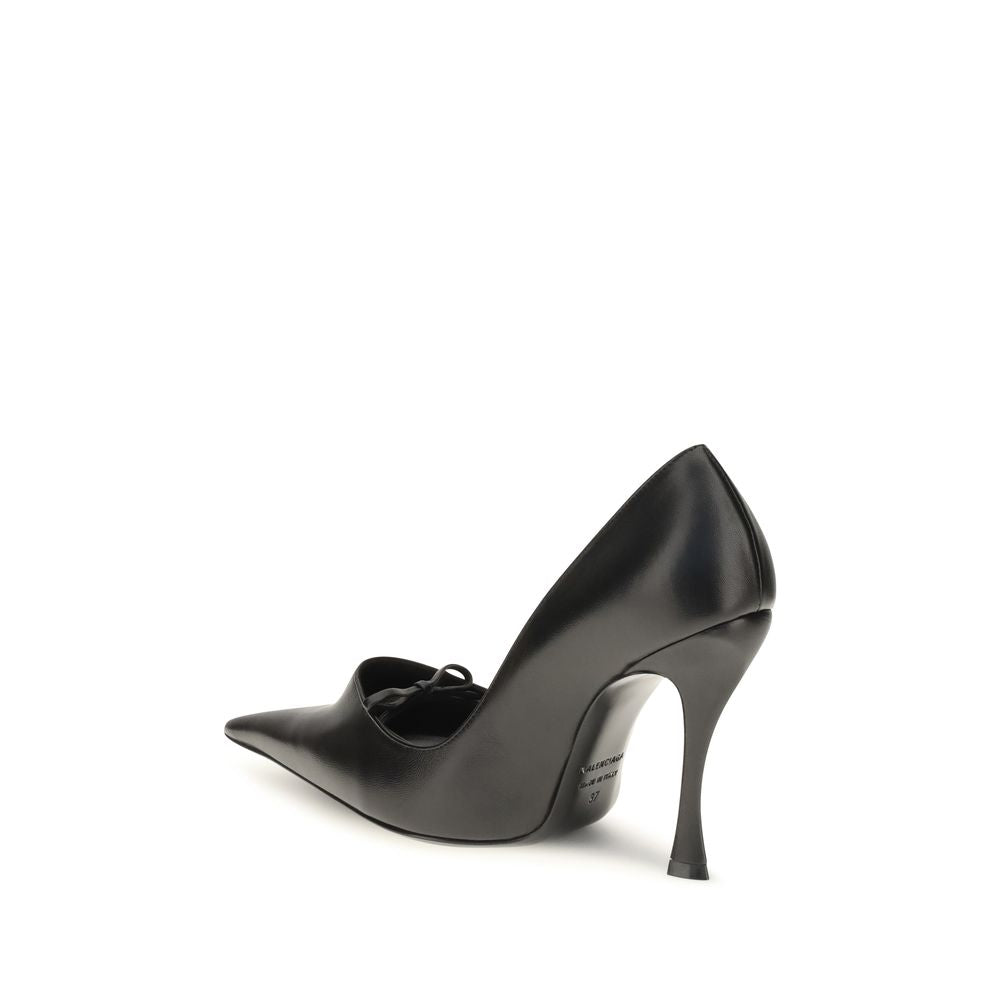 Balenciaga Pumps aus Leder in Schwarz