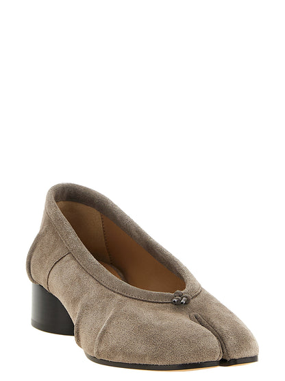 Maison Margiela Pumps aus Wildleder in Weiß