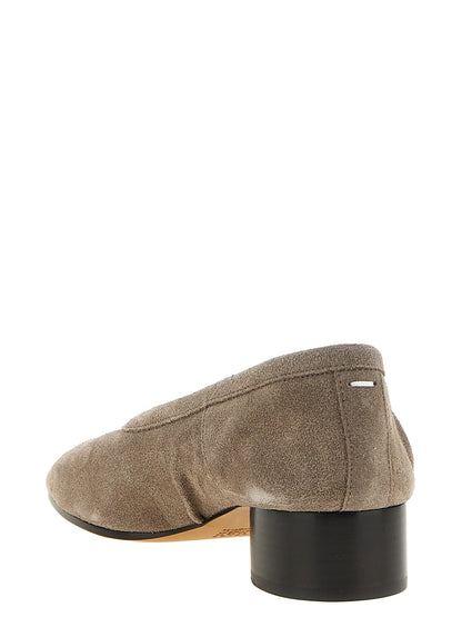 Maison Margiela Pumps aus Wildleder in Weiß