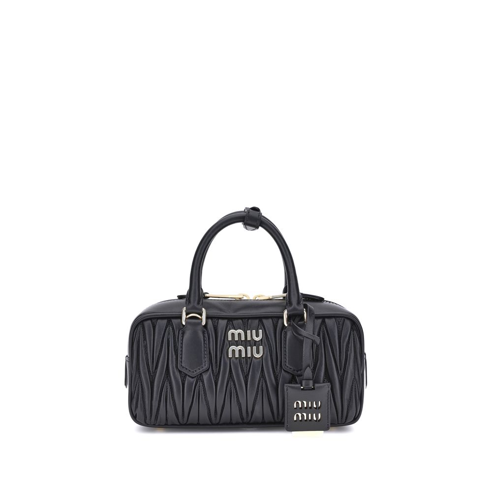 Miu Miu Handtasche aus Leder in Schwarz