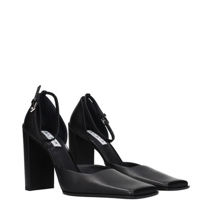 Alaïa Pumps aus Leder in Schwarz