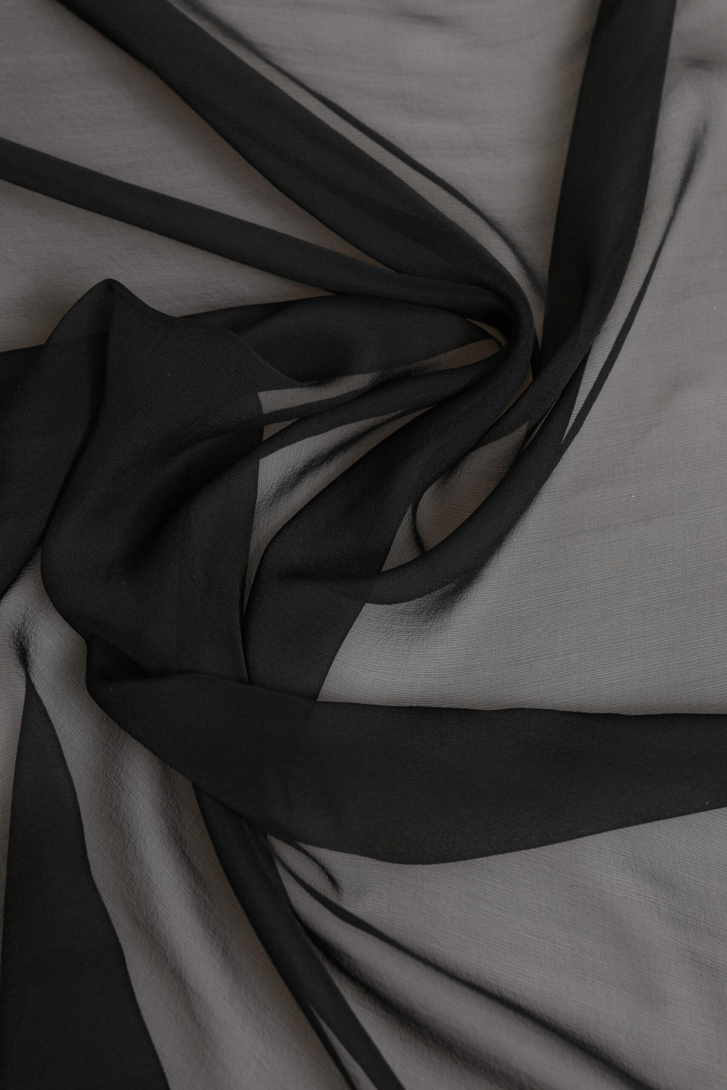 Dolce & Gabbana Grau Schwarz Seide Quadrat Frauen Foulard Schal