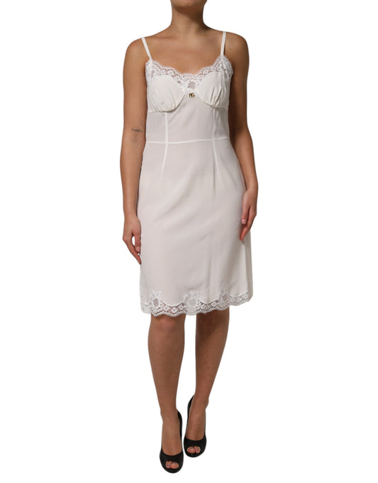 Dolce & Gabbana Weißes Seiden-Slip-Kleid mit goldenem DG-Logo