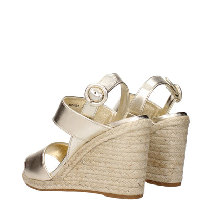 Prada Goldene Leder-Keilsandalen
