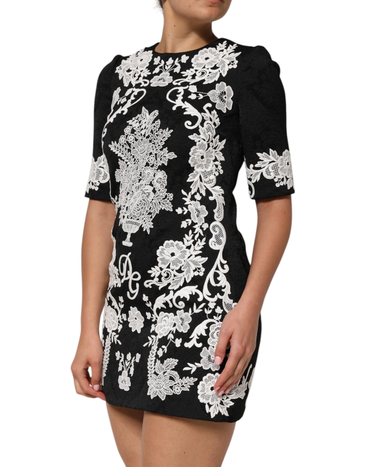 Dolce & Gabbana Schwarzes Kleid mit kurzen Ärmeln und Spitzenbesatz in A-Linie