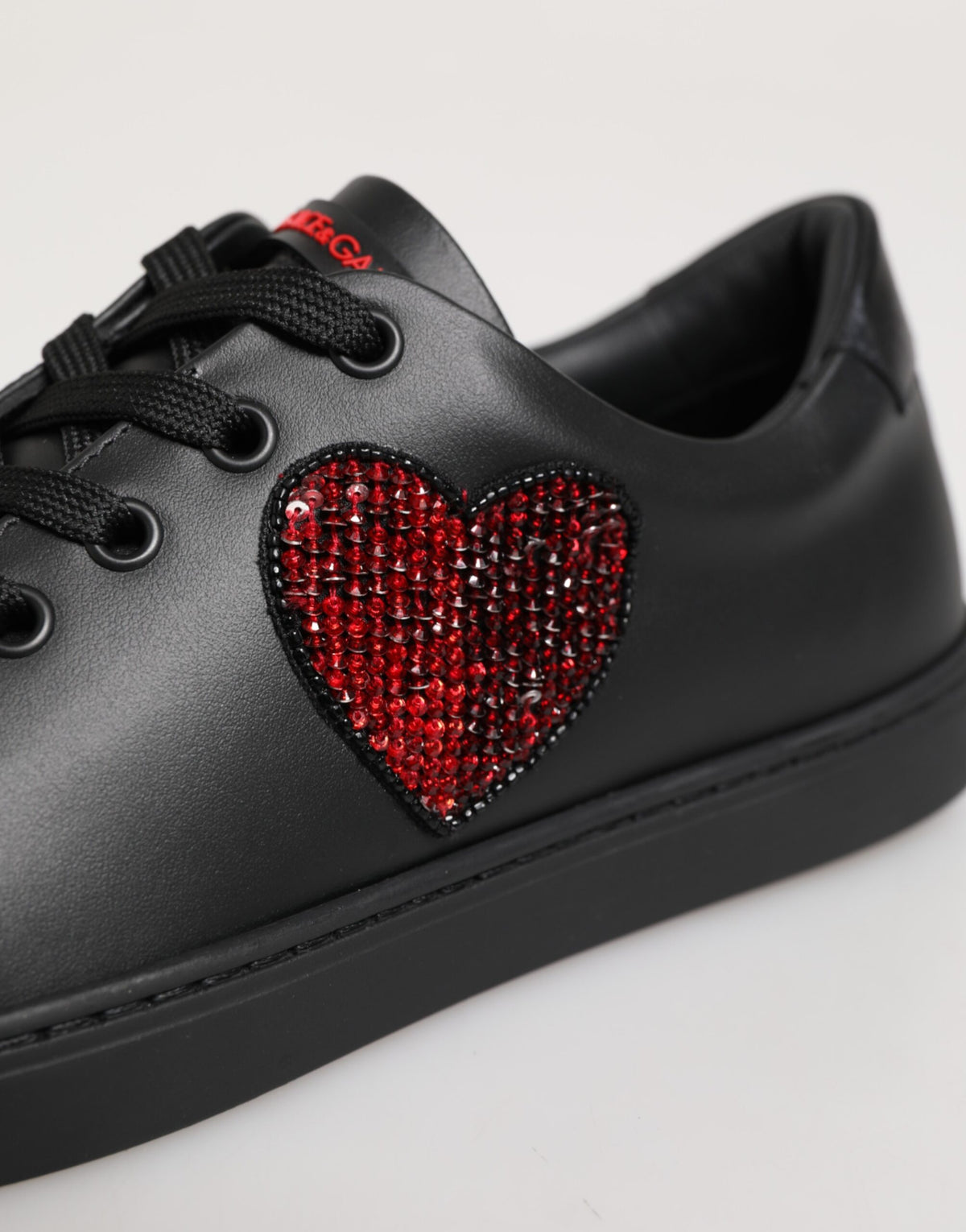 Dolce & Gabbana Heart Sneaker basse Nere con Cristalli in pelle di vitello