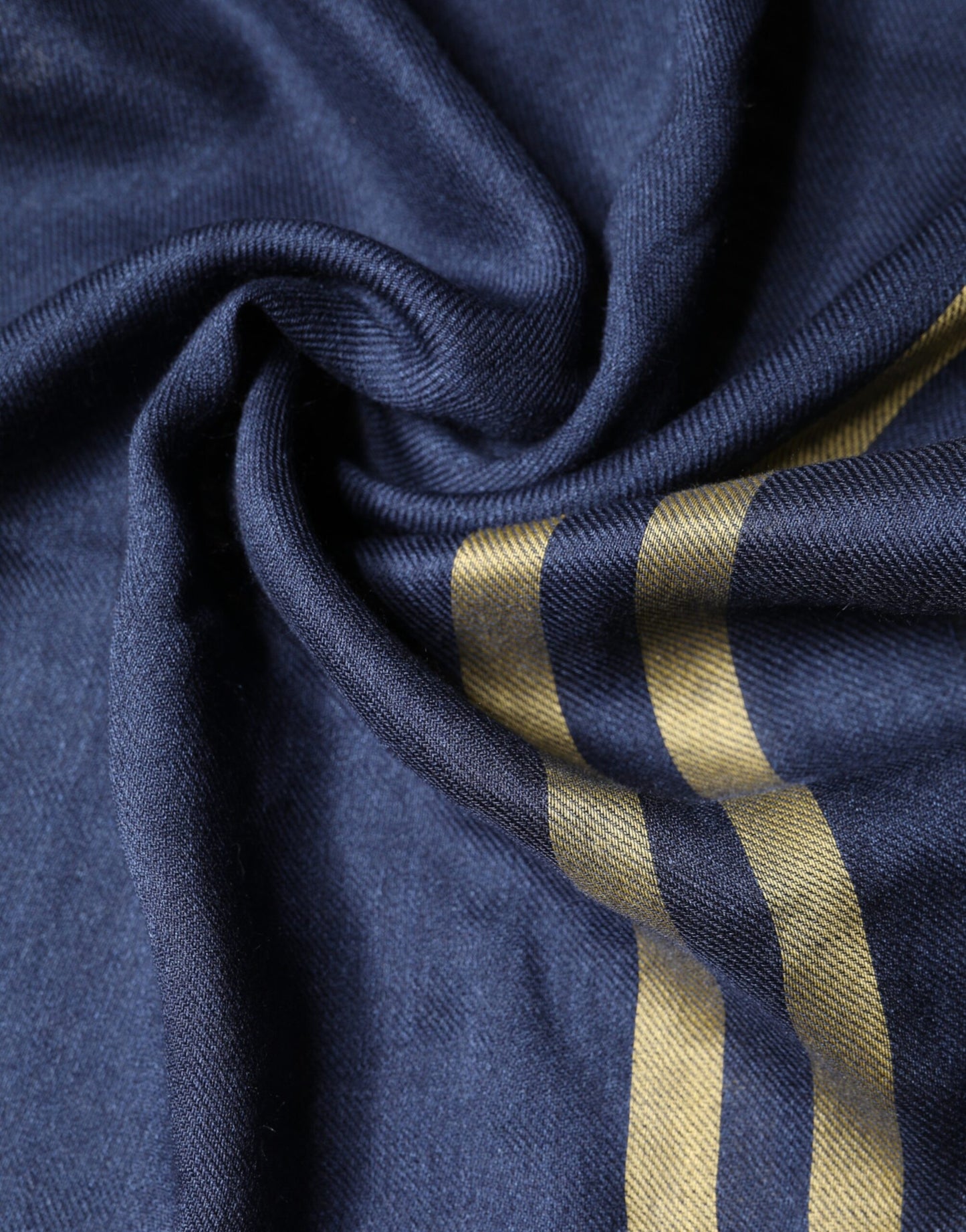 Dolce & Gabbana Blauer Kaschmir-Nackenwickel-Schal mit Fransen